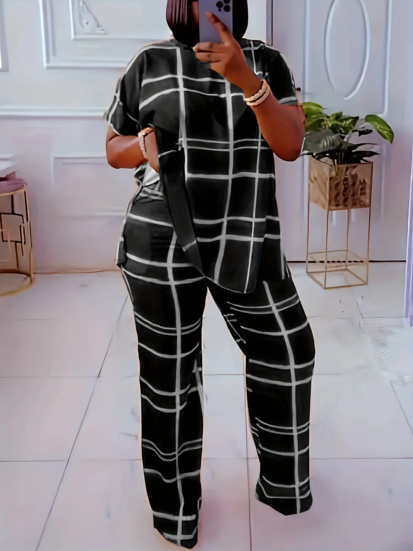 Women’s striped grid 2-piece set with round neck and matching pants, black