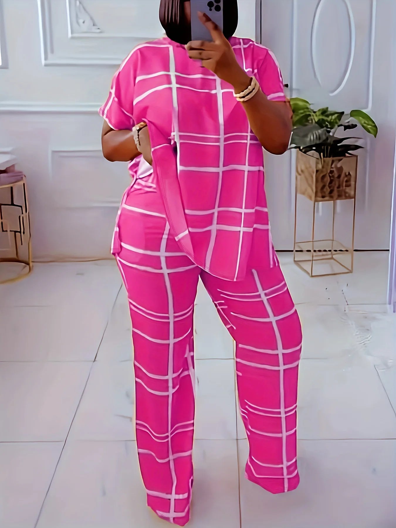 Women’s striped grid 2-piece set with round neck and matching pants, pink