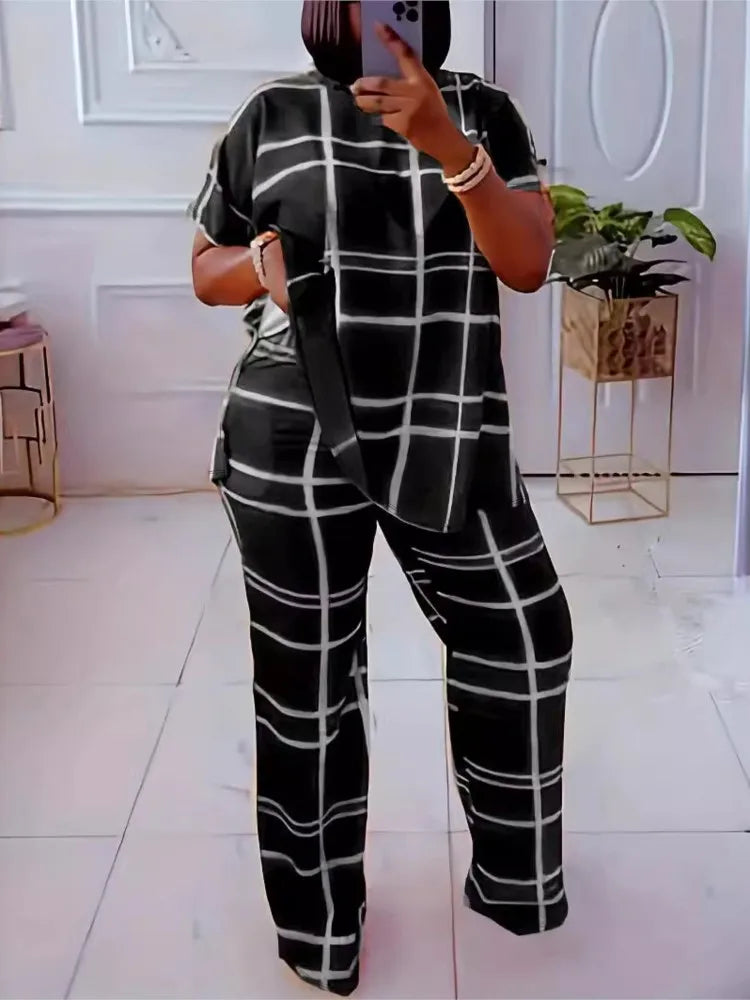 Women’s striped grid 2-piece set with round neck and matching pants, black